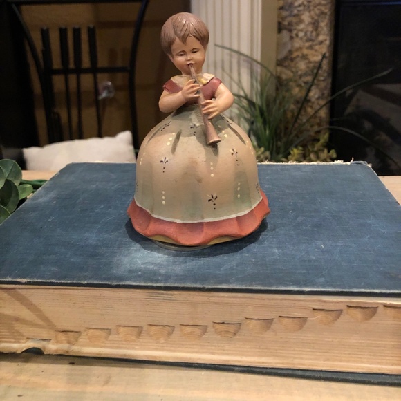 Reuge Anri Italy girl figurine with flute music box 1969 - Picture 11 of 11